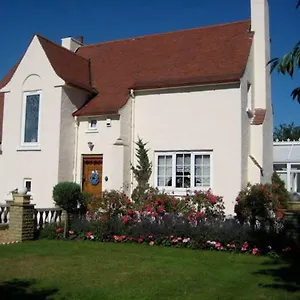 Guest house The White House
